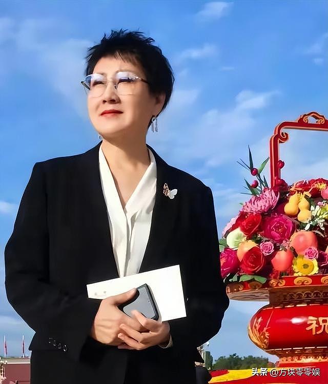 张凯丽34岁嫁给作家，和丈夫相爱30年，偏偏生了个不省心的女儿（组图） - 27