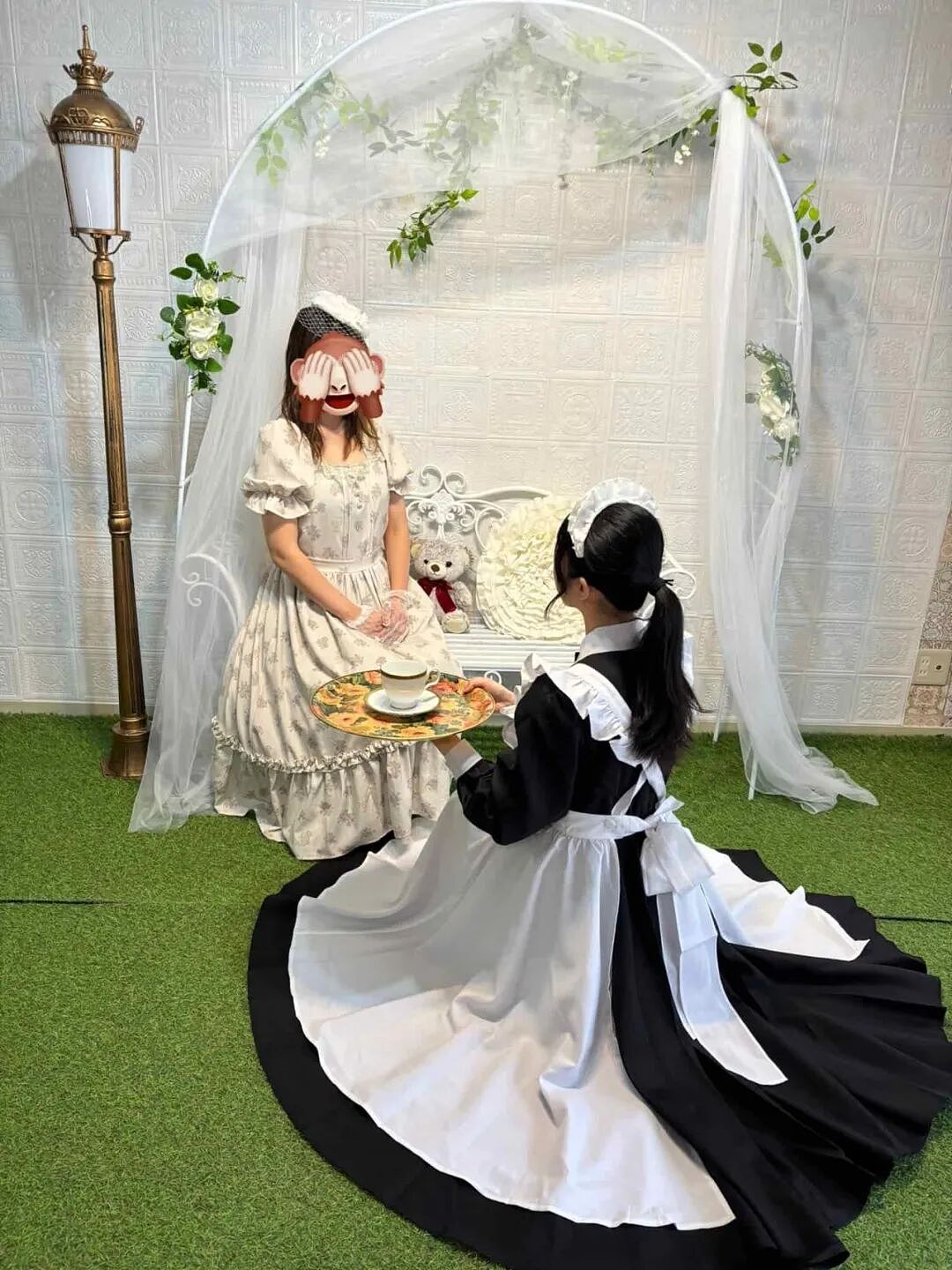 女仆咖啡厅让顾客花钱当女仆,员工享受帝王待遇!但这位大叔,你是来干啥的...(组图) - 11