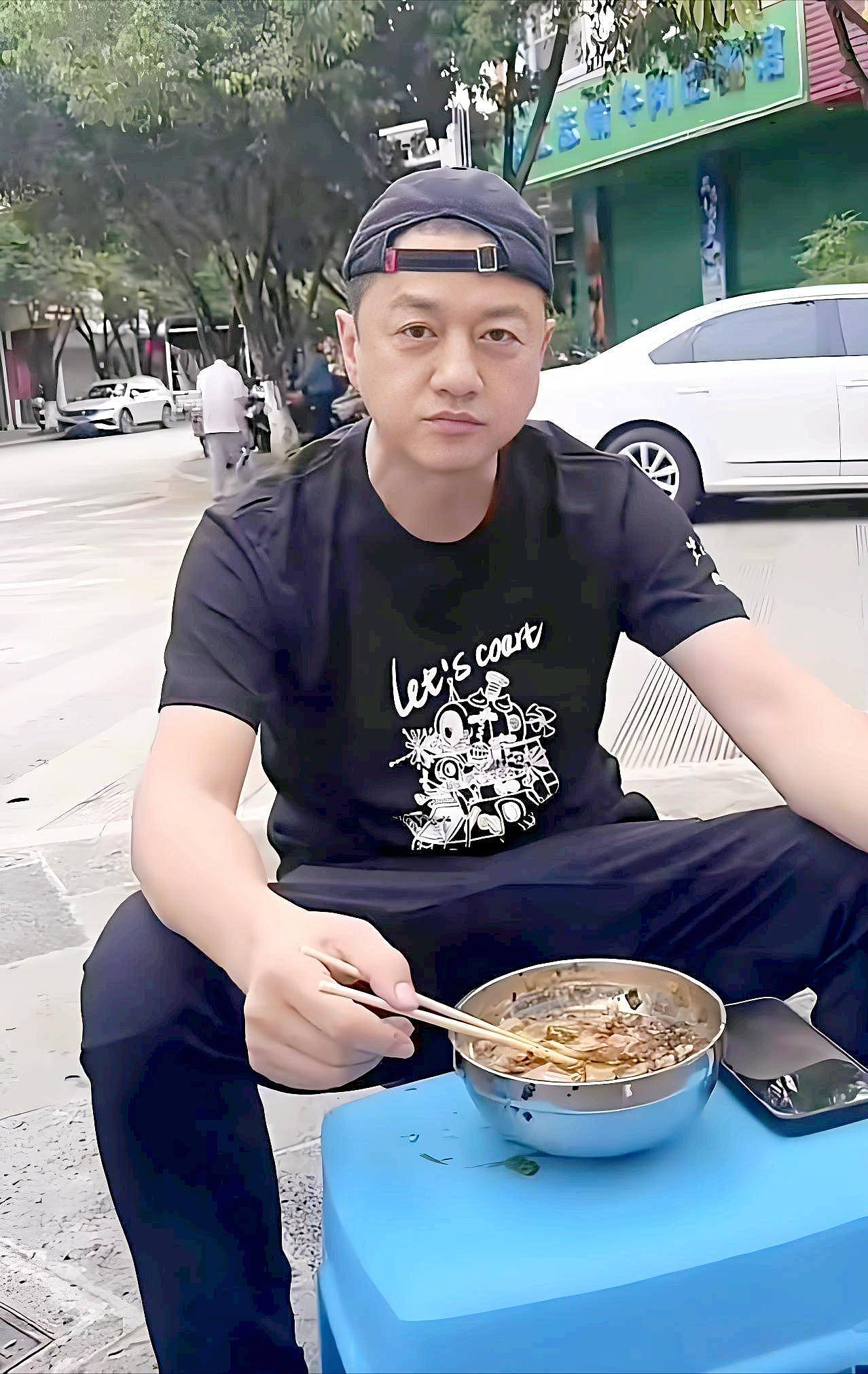 李亚鹏：一直没有逃避债务，努力做好父亲（组图） - 2