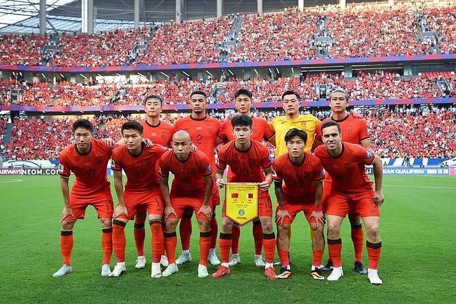 董路：我没教练证也能带国足！你妈没厨师证，也给你做了一辈子饭（组图） - 1