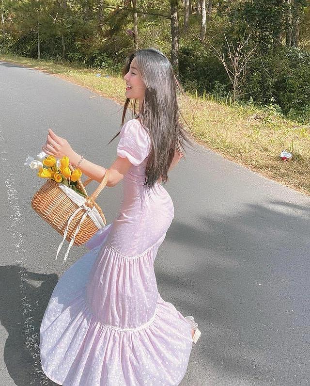 【美女】越南00后最美校花，初恋脸搭配火辣身材，原来校服和翘臀更配（组图） - 4