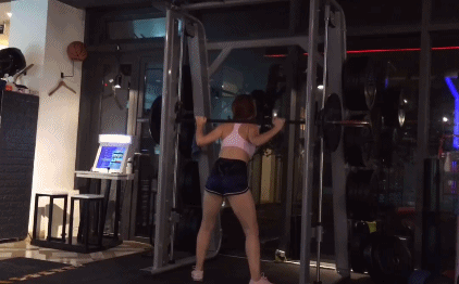 【美女】她因70F的上围太大放弃舞蹈，靠健身练出犯规身材，网友：太顶了（组图） - 13