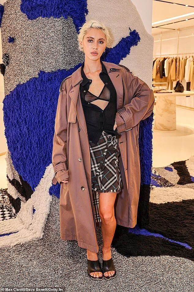 球花女儿绝色碾压，星二代争着走T台，拼爹拼妈的他们谁最一言难尽？（组图） - 37