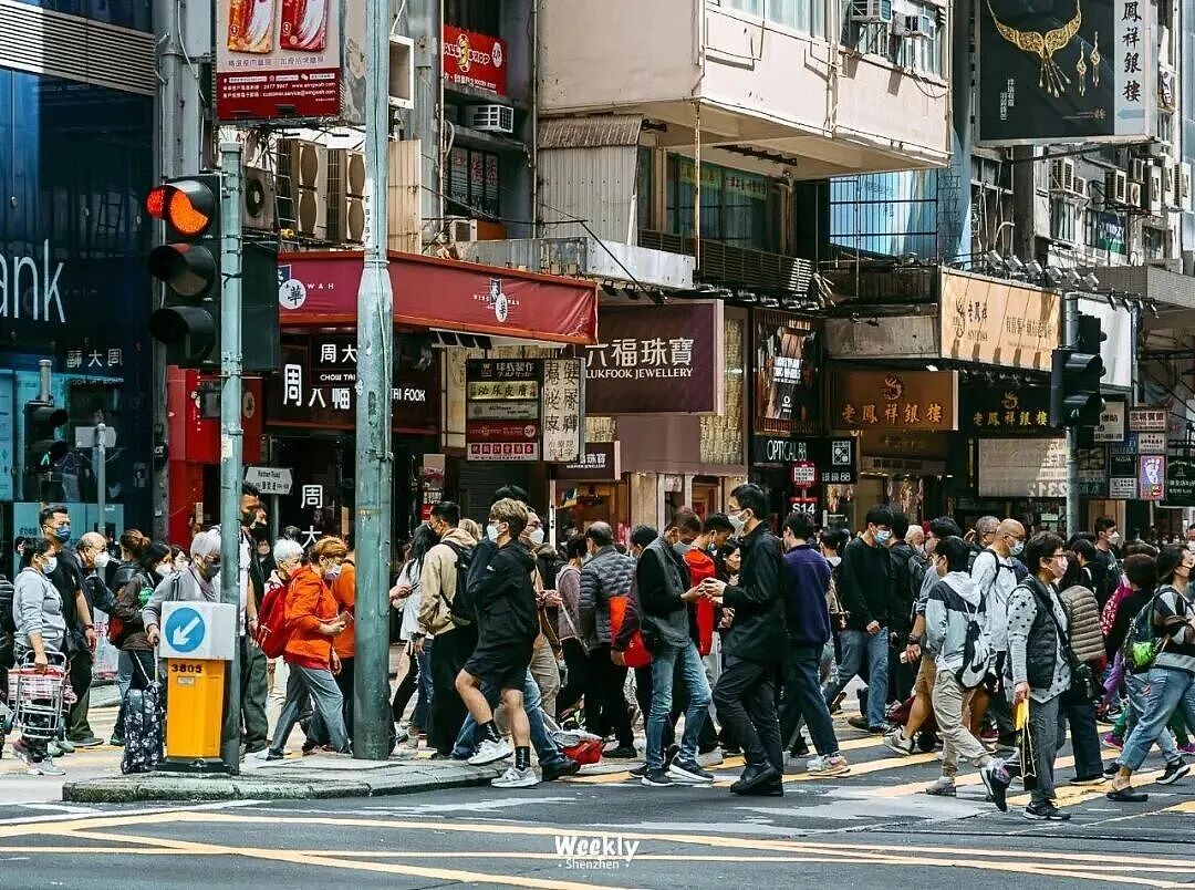 “我花30万读完香港硕士，当酒店前台，月薪1.5万”（组图） - 2