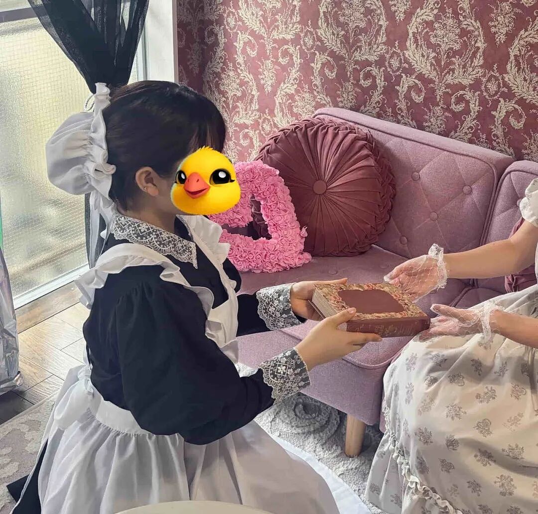 女仆咖啡厅让顾客花钱当女仆,员工享受帝王待遇!但这位大叔,你是来干啥的...(组图) - 15