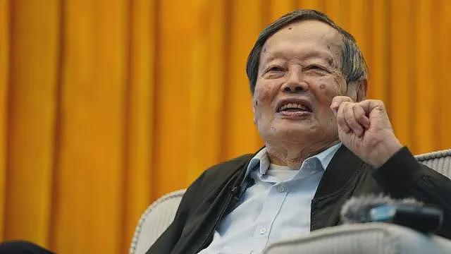 华裔诺贝尔奖得主、物理学家杨振宁逝世，享年103岁（组图） - 1