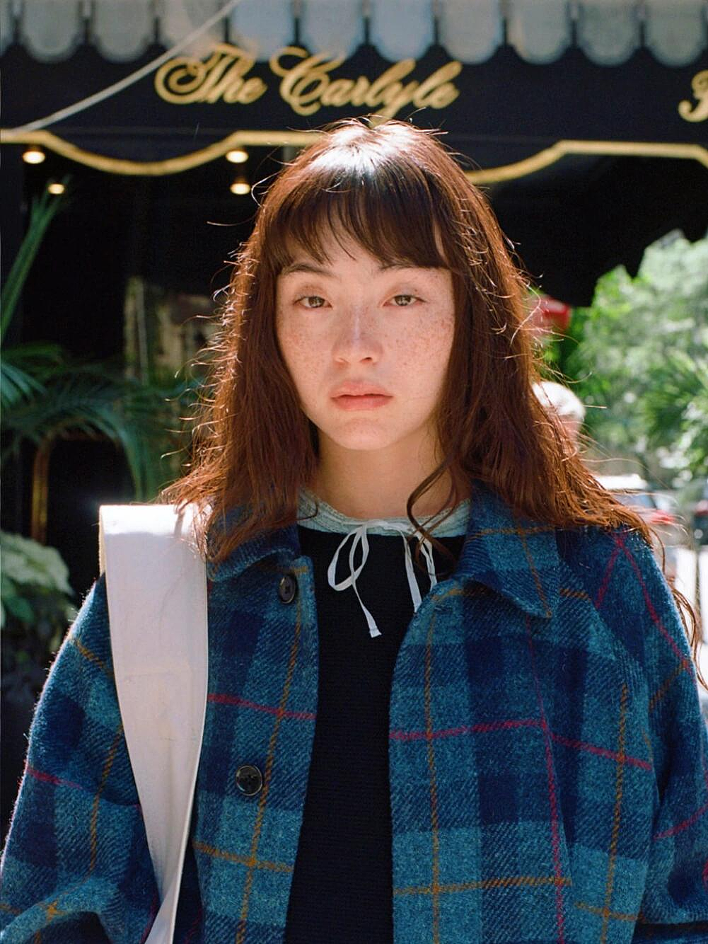 【时尚】51岁周迅又穿成人间香奈儿,这个搭配思路确实好用(组图) - 73