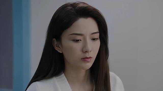 TVB女星拍亲热戏，靠男演员双手遮住重要部位防走光（组图） - 5