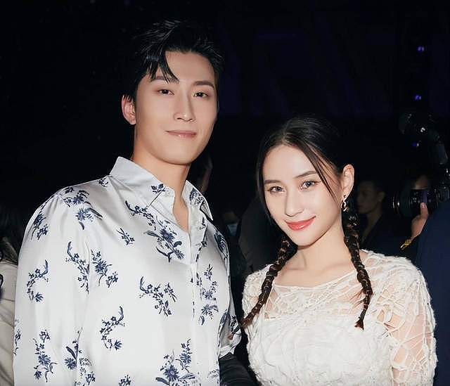 反转！曝何超莲婚礼是亲妈出钱，窦骁不愿签婚前协议，所以没领证（组图） - 1