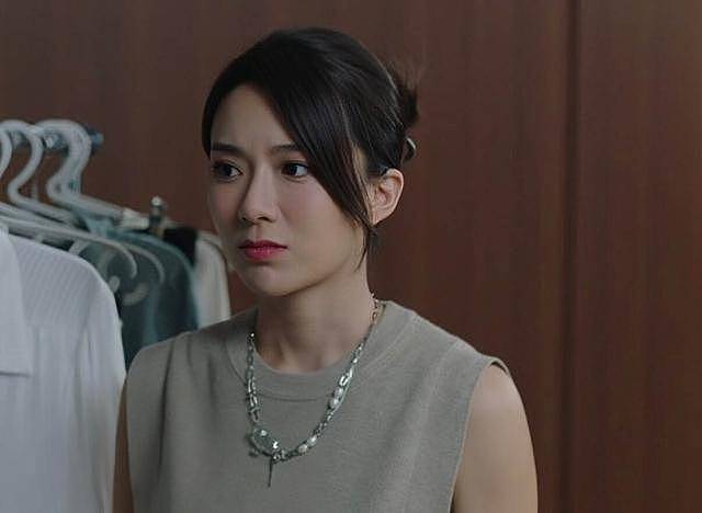 TVB女星拍亲热戏，靠男演员双手遮住重要部位防走光（组图） - 8