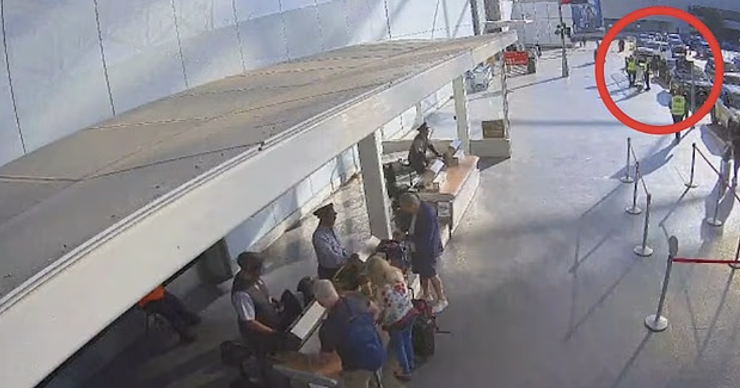 男子扛步枪闯机场,27发子弹要瞄准人群,疯狂屠杀,警方紧急包围(组图) - 4