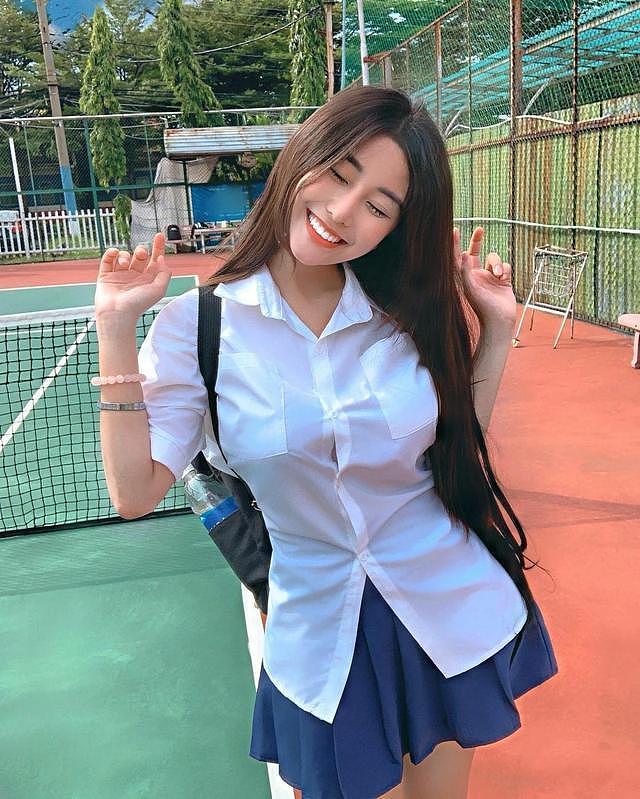 【美女】越南00后最美校花，初恋脸搭配火辣身材，原来校服和翘臀更配（组图） - 2
