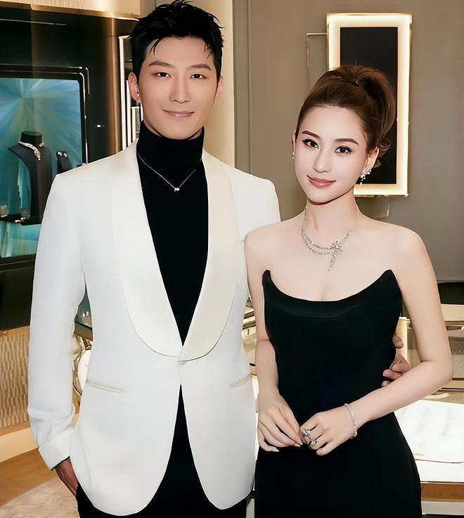 曝窦骁婚变原因！何超莲曾怀孕又流产，相关照片被扒女方变化明显（组图） - 1