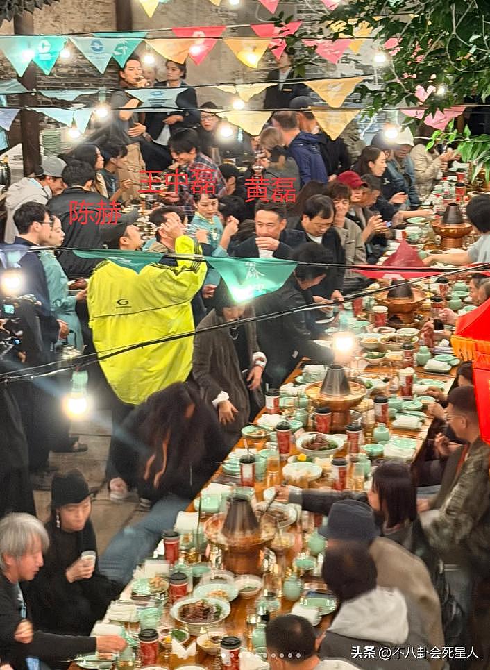 乌镇大佬聚餐:童谣素颜出众,黄磊孙莉夫妻敬酒(组图) - 12