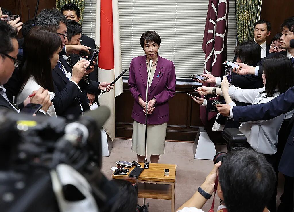 日本第一位女首相：为何右翼偏爱女性领导人？（组图） - 4
