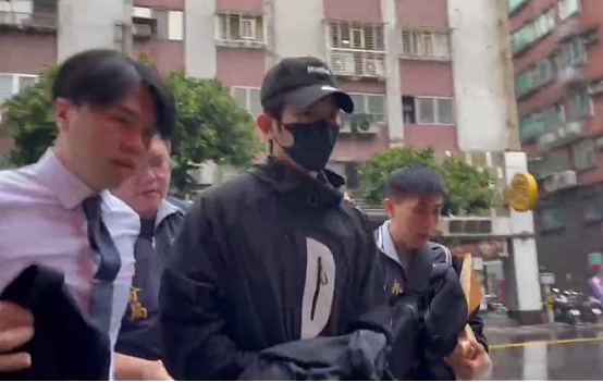 炸裂!陈柏霖、修杰楷因逃兵役被抓,承认“花钱伪造病历”!继王大陆之后,台湾男神接连“翻车”!(组图) - 2