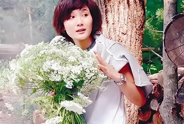离婚后只字不提前夫侯勇，与女儿相依为命，如今46岁似冻龄少女（组图） - 8