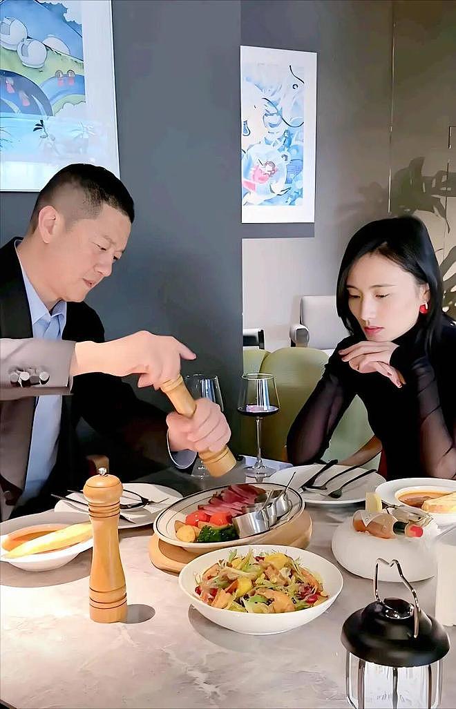 和海哈金喜离婚,是因为李亚鹏不爱钱(组图) - 4