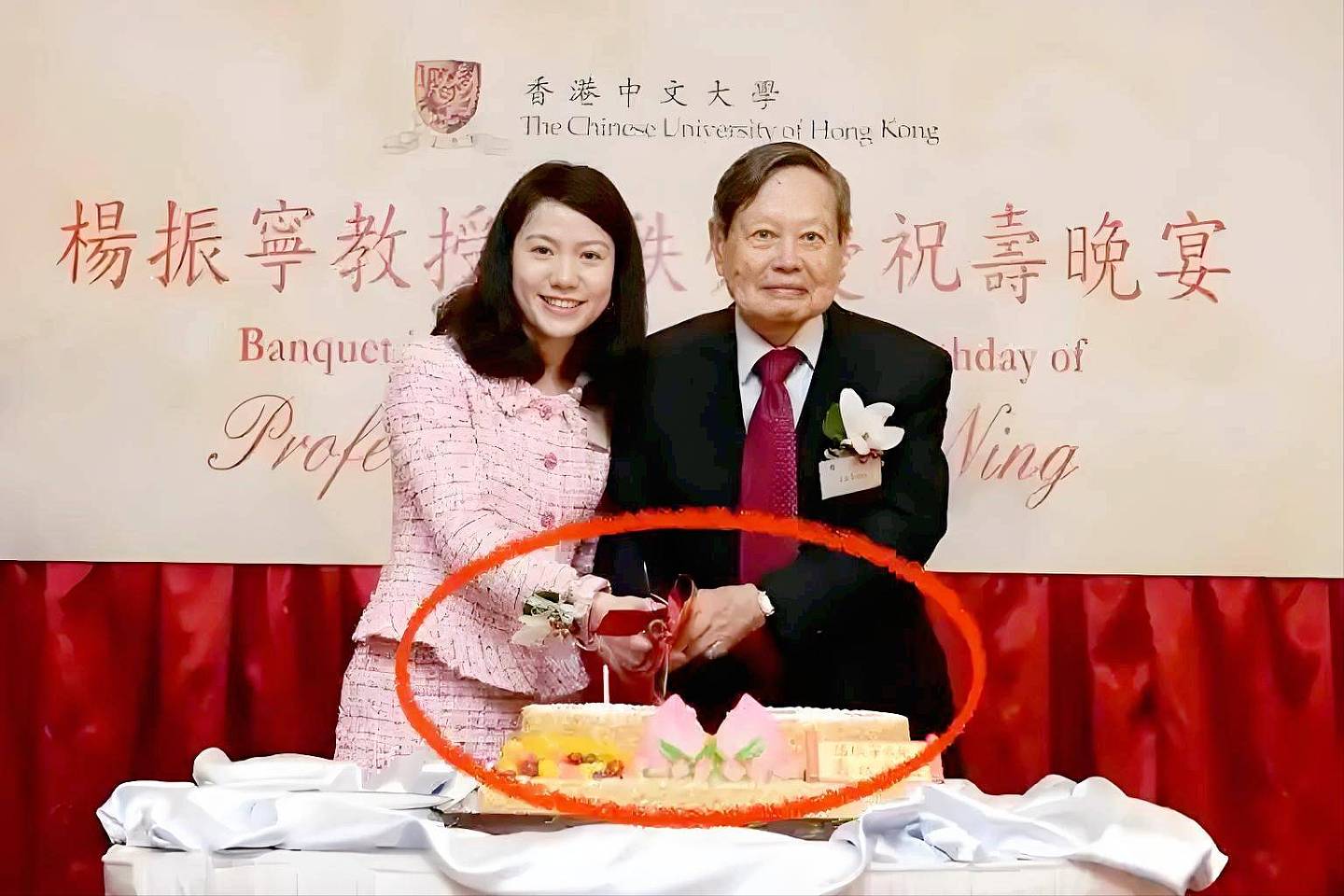 杨振宁病逝,妻子翁帆沉浸在悲痛中(组图) - 11