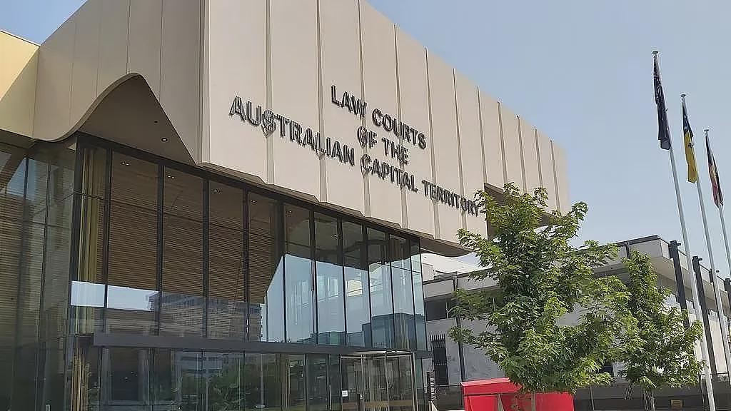 往墙上猛摔后又踢打，虐待前女友宠物狗的澳洲华人男子被定罪（组图） - 3