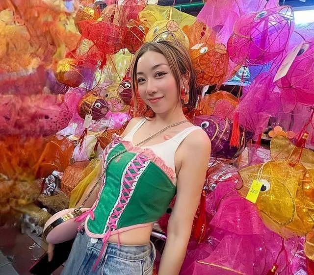 香港过气女星准备复出,一脱成名后突然息影(组图) - 4