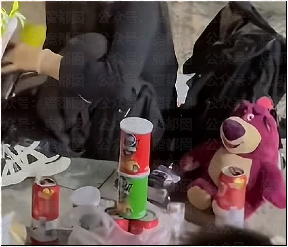震撼！梧桐山强行拦截女生表白引发围观起哄，女生尴尬社死想哭（组图） - 20
