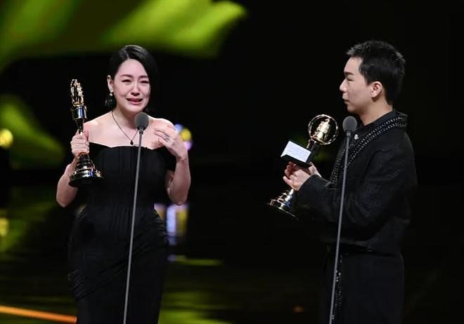 越演越假!小S金钟奖舞台的“姐妹情深戏”,被汪小菲当众戳破(组图) - 13