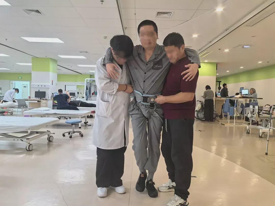 全球首例！中国医生让四肢瘫痪者自主行走（组图） - 1