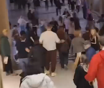 罗浮宫抢案！馆内众人狂奔离场画面曝，大陆客吓：保全大喊快跑（视频/组图） - 2