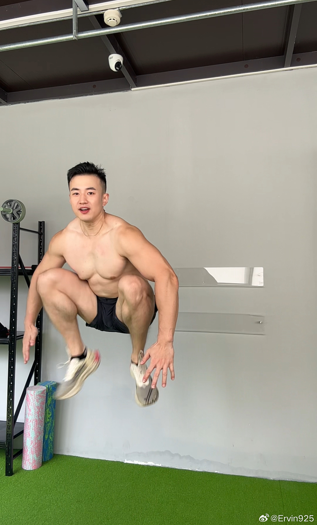 【帅哥】27岁湖北武汉健身网红,厚实蜘蛛身材,拍照都要吸肚子,可狼可奶肌肉男(组图) - 10