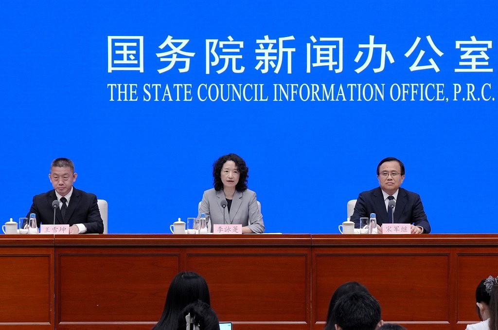 因言被免职是谣言！李成钢早已升官了（图） - 2
