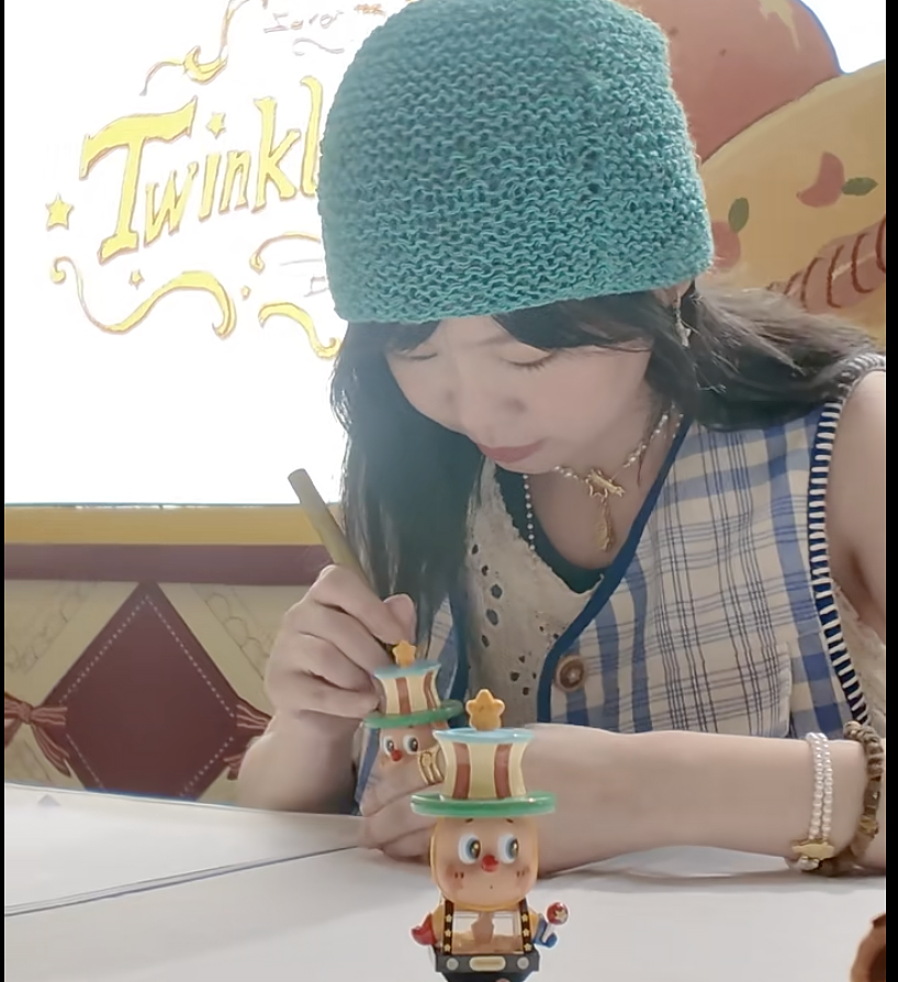 抛弃Labubu，中产爱上新丑娃？（组图） - 16
