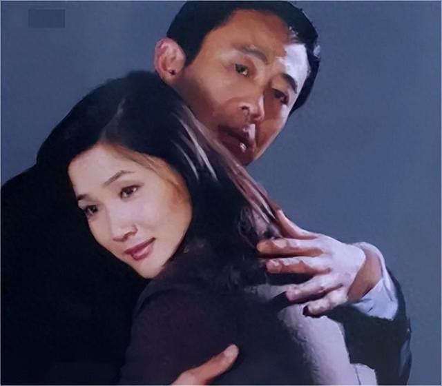 离婚后只字不提前夫侯勇，与女儿相依为命，如今46岁似冻龄少女（组图） - 1