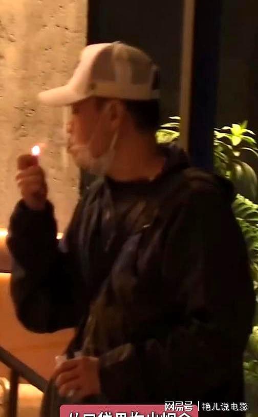 朱媛媛去世5月后,辛柏青露面!一个举动败好感,身旁美女引争议(组图) - 5
