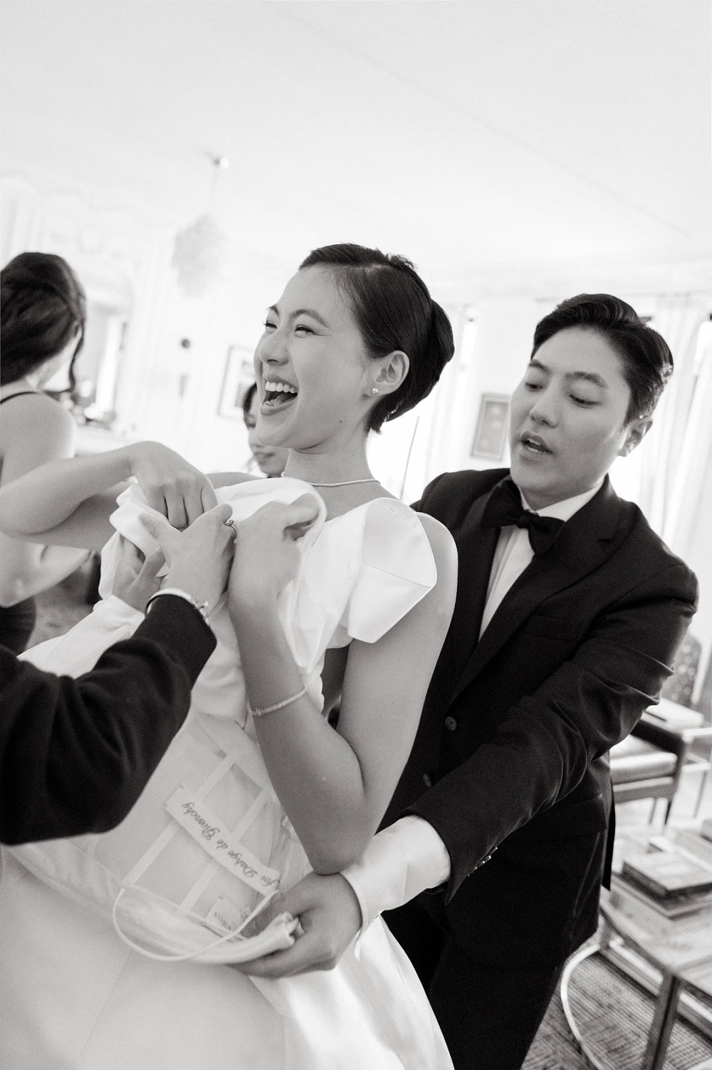 纪梵希的中法混血继承人大婚，迎娶韩国女同学，新娘的婚纱惹争议（组图） - 5