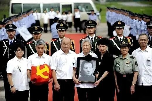 【社交】女特工朱枫血洒台湾,被叛徒出卖后吞金明志,身中6枪牺牲,60年后遗骨终归故里(组图) - 17