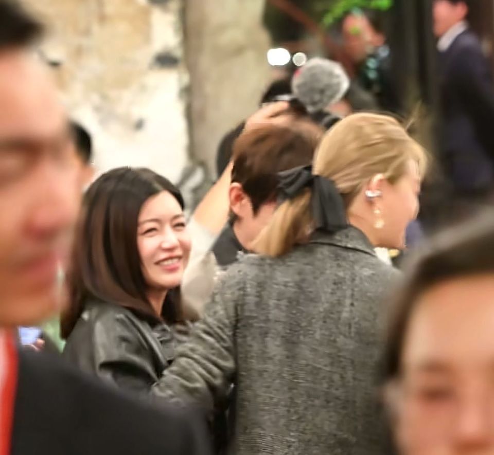 乌镇戏剧节饭局，明星们吃的是饭，还是人脉的“敲门砖”（组图） - 10