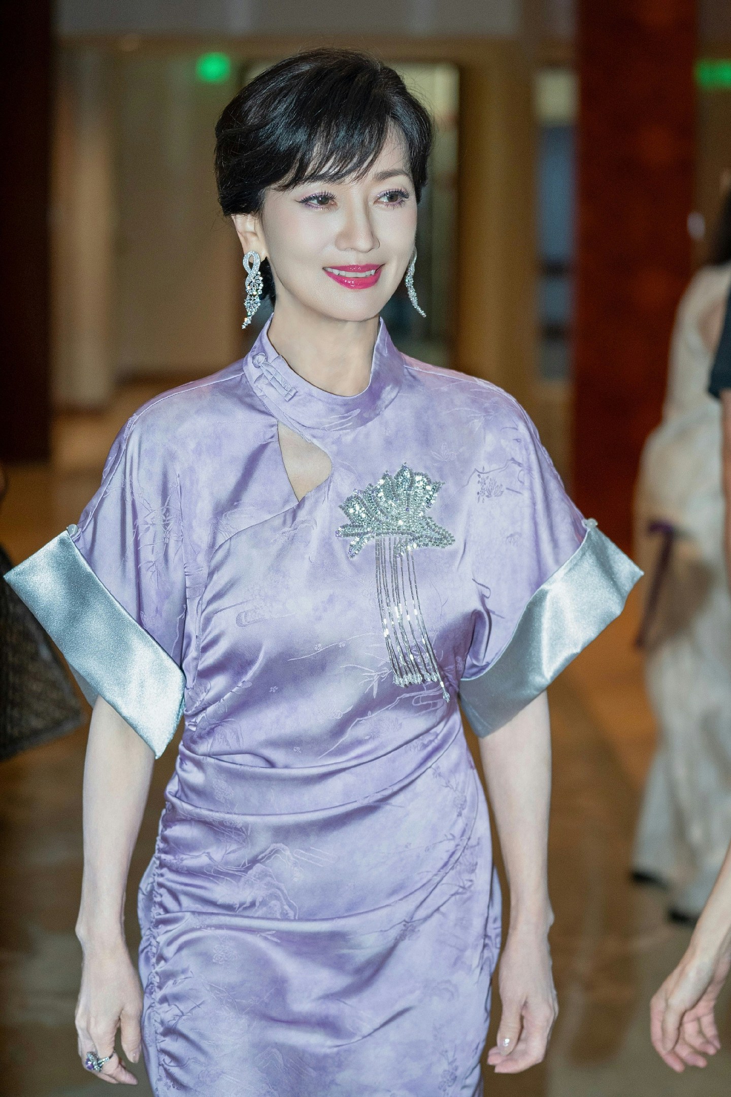 娱圈美魔女70岁大搞从艺50周年派对门票秒杀，失婚诞三子人气更高（组图） - 2