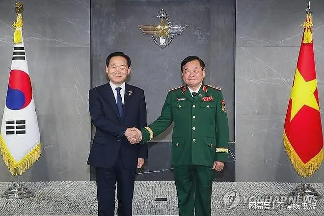 韩国指控越南军官性骚扰韩女公务员,两国网民以“猴子”“棒子”互骂(组图) - 2