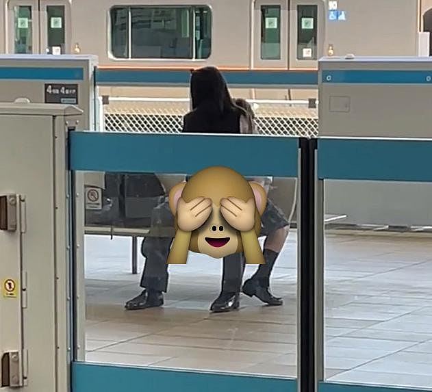 日本车站“活春宫”视频疯传!男女学生激战1分钟,女方颜值引网民惊叹(视频/组图) - 2