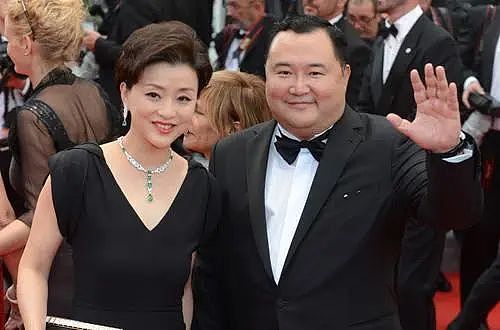 她曾是央视主持人，为嫁百亿富豪，抛弃丈夫，并直言是真爱，如今却直播卖课（组图） - 2