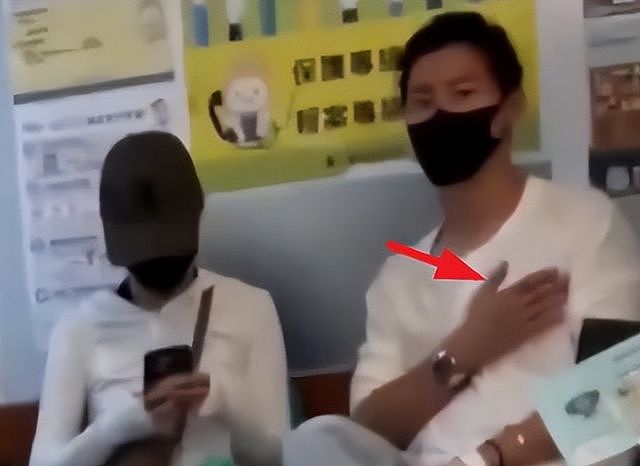 何超莲被骂到删评!窦骁沉默 5 天不护妻,昔日恩爱全部成笑话(组图) - 20