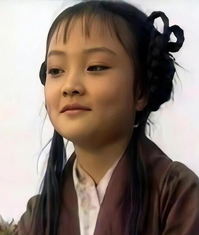 李小璐再陷复出争议:从“少女影后”到负面艺人,好牌被打烂?(组图) - 7