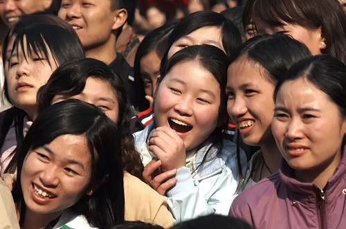 一个东莞保安,用170万张照片,拍下厂妹隐秘心事(组图) - 22