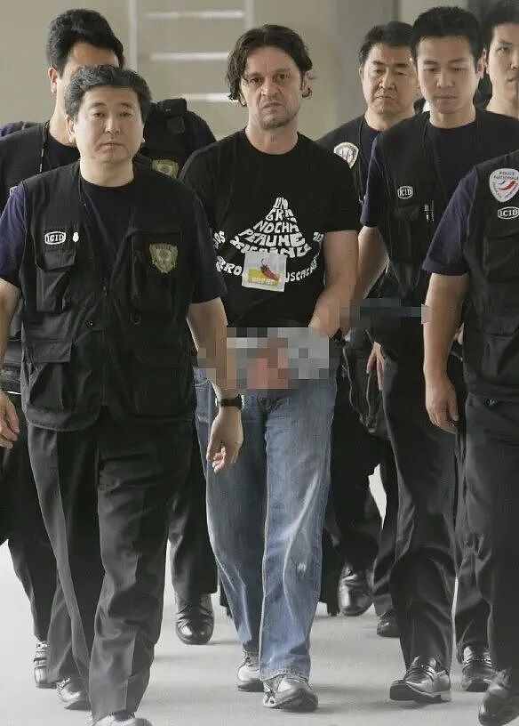 卢浮宫窃案疑似盗贼天团粉红豹干的?这群没国家的老兵组团,只打高端局...(组图) - 3