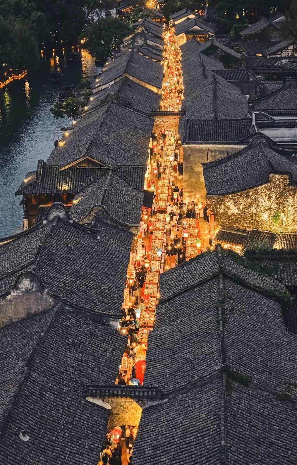 乌镇戏剧节饭局，明星们吃的是饭，还是人脉的“敲门砖”（组图） - 1