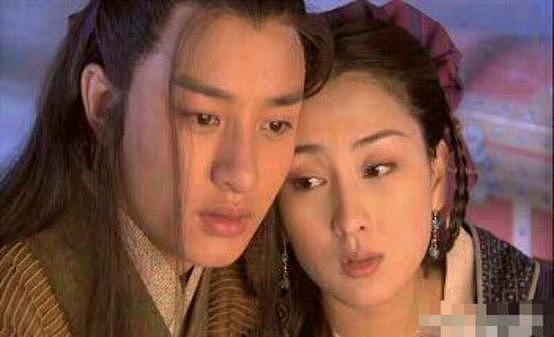 李小璐再陷复出争议:从“少女影后”到负面艺人,好牌被打烂?(组图) - 17