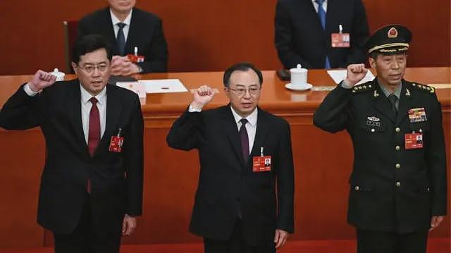 解放军九上将同时官宣落马背后的潜在逻辑和补缺悬念（组图） - 3
