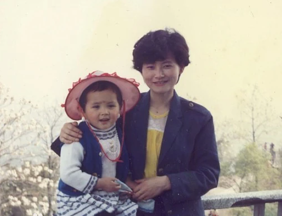 邓莎：嫁了富豪又控诉“丧偶式婚姻”，她能像黄圣依般翻红吗（组图） - 9