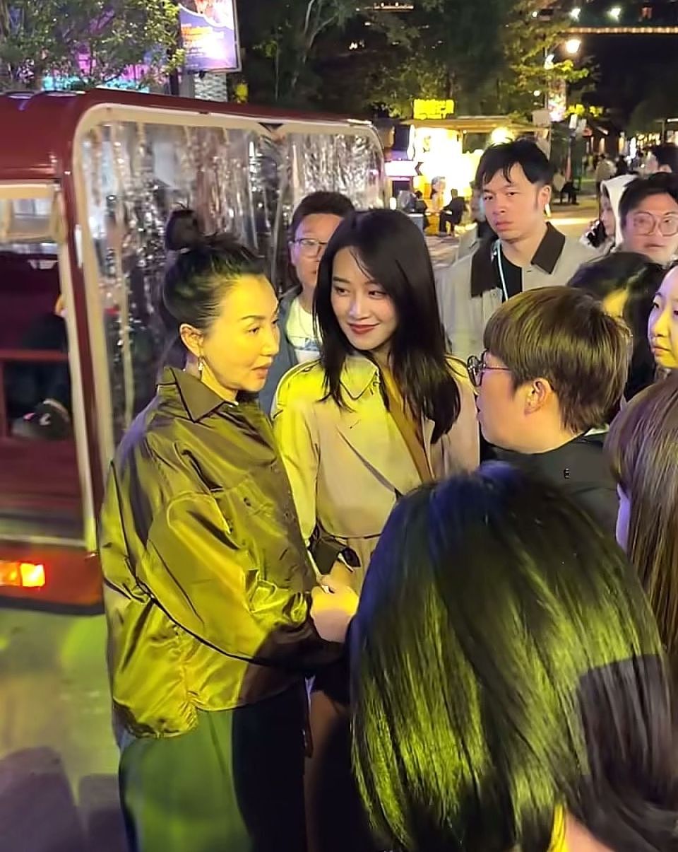 乌镇戏剧节饭局，明星们吃的是饭，还是人脉的“敲门砖”（组图） - 13